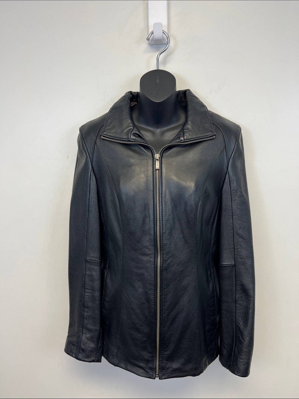 Wilsons Leather Women's Sleek Chic Zip up Coat with Thinsulate lining Size Small